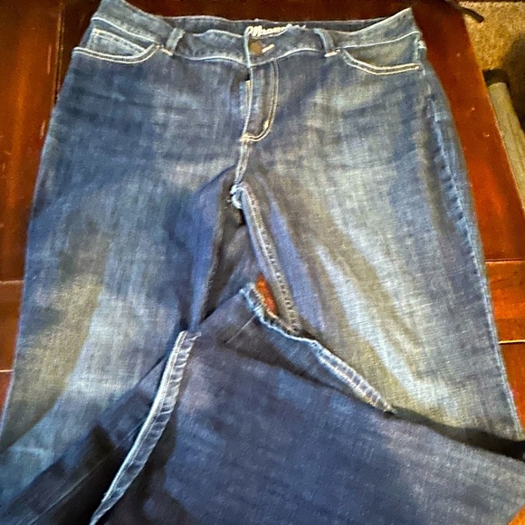 Denim - Wrangler bootcut jeans